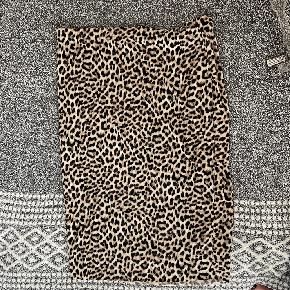 Vince Camuto elasticband leopard jersey skirt